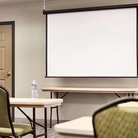Country Inn & Suites By Radisson, St Cloud East, Mn Saint Cloud Bagian luar foto