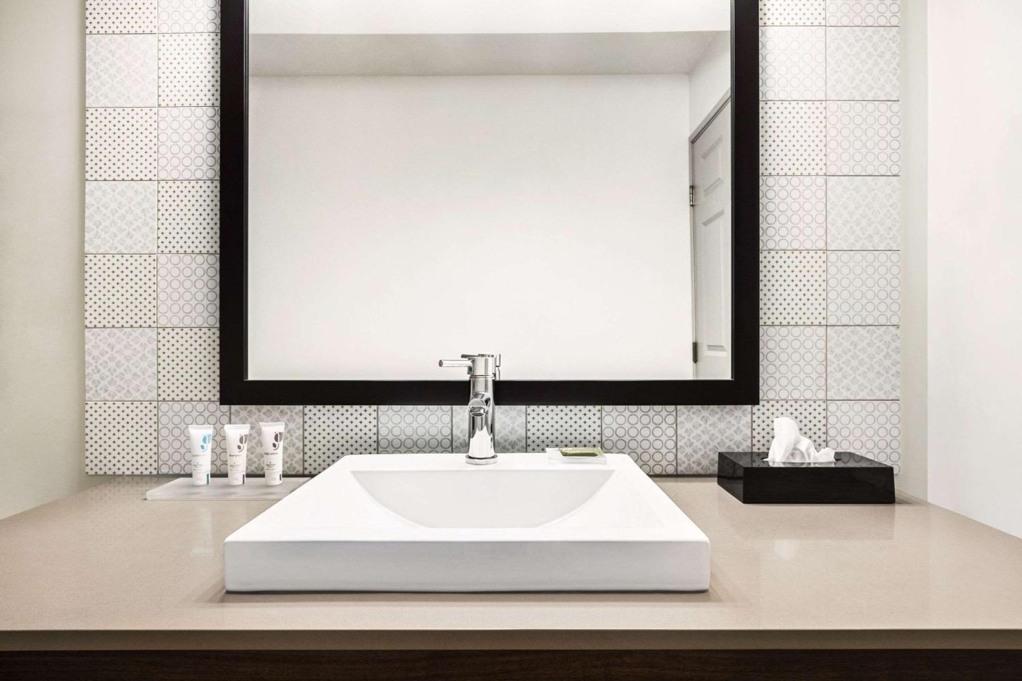 Country Inn & Suites By Radisson, St Cloud East, Mn Saint Cloud Bagian luar foto