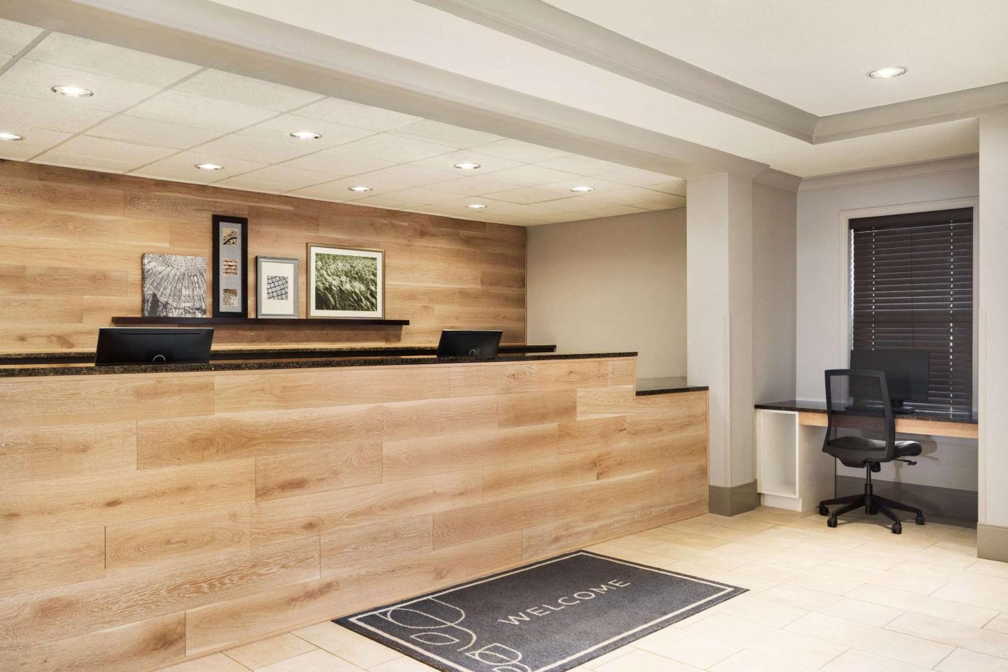 Country Inn & Suites By Radisson, St Cloud East, Mn Saint Cloud Bagian luar foto