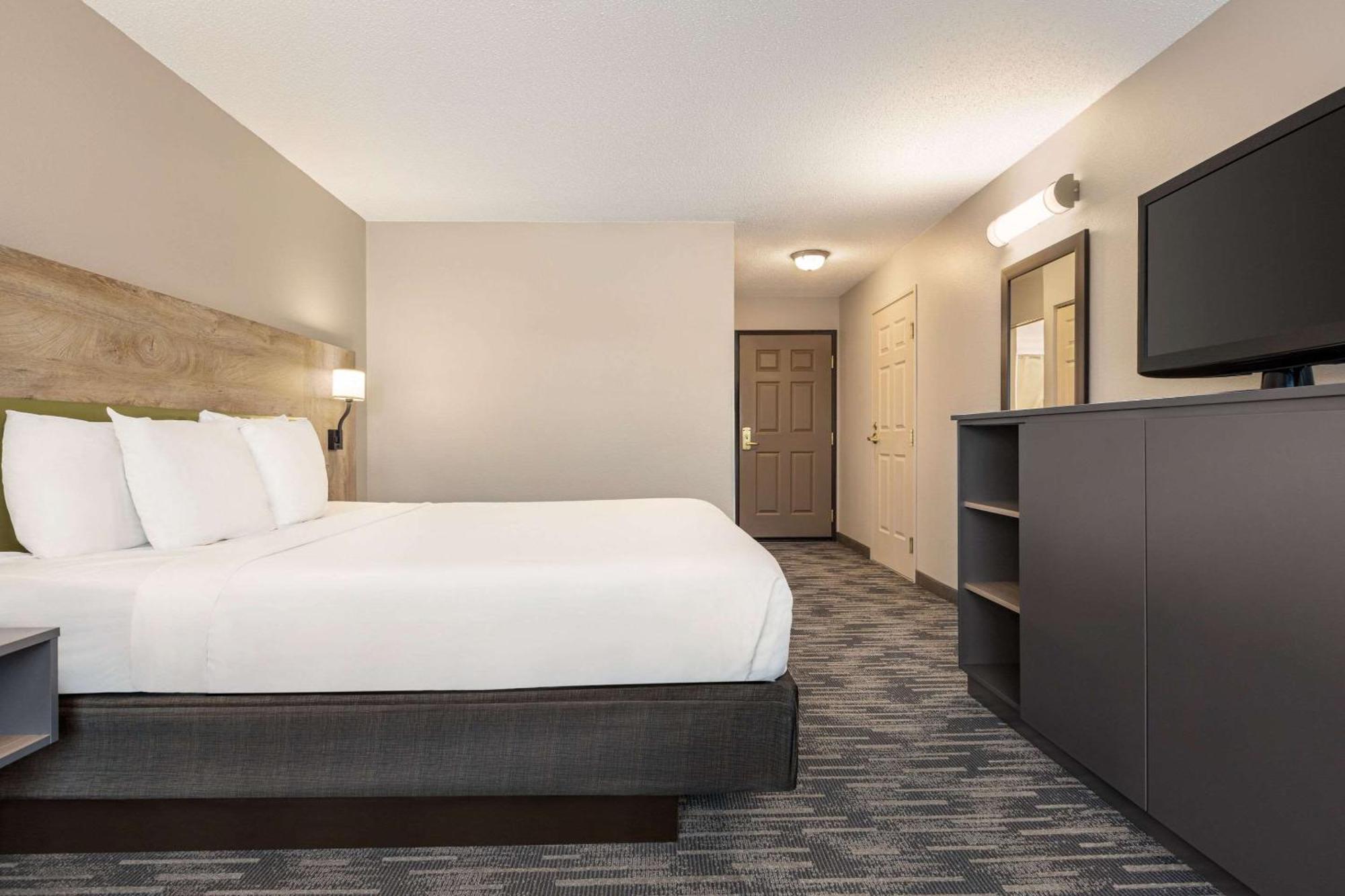Country Inn & Suites By Radisson, St Cloud East, Mn Saint Cloud Bagian luar foto